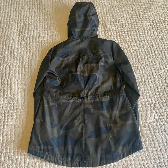 🌟MK🌟Michael Kors waterproof Camo Utility Jacket. - Picture 2 of 6
